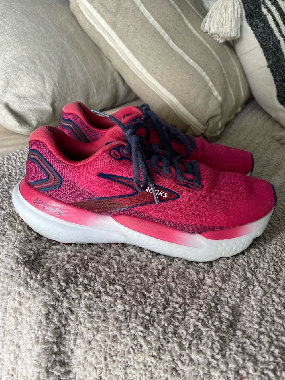 Brooks Glycerin GTS 21 Size 9 Raspberry Estate Blue Women’s